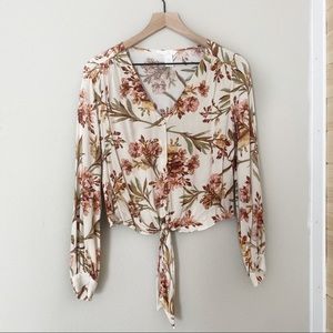 H&M floral button down tie knot blouse